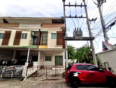 ทาวน์โฮม รร.วัดมโนรม : BP00688 ขายทาวน์เฮาส์ หมู่บ้าน ธนาพร แหลมฉบัง ซอย แหลมทอง 9 ถนน หนองคล้าใหม่ ตำบล ทุ่งสุขลา อำเภอ ศรีราชา จังหวัด ชลบุรี