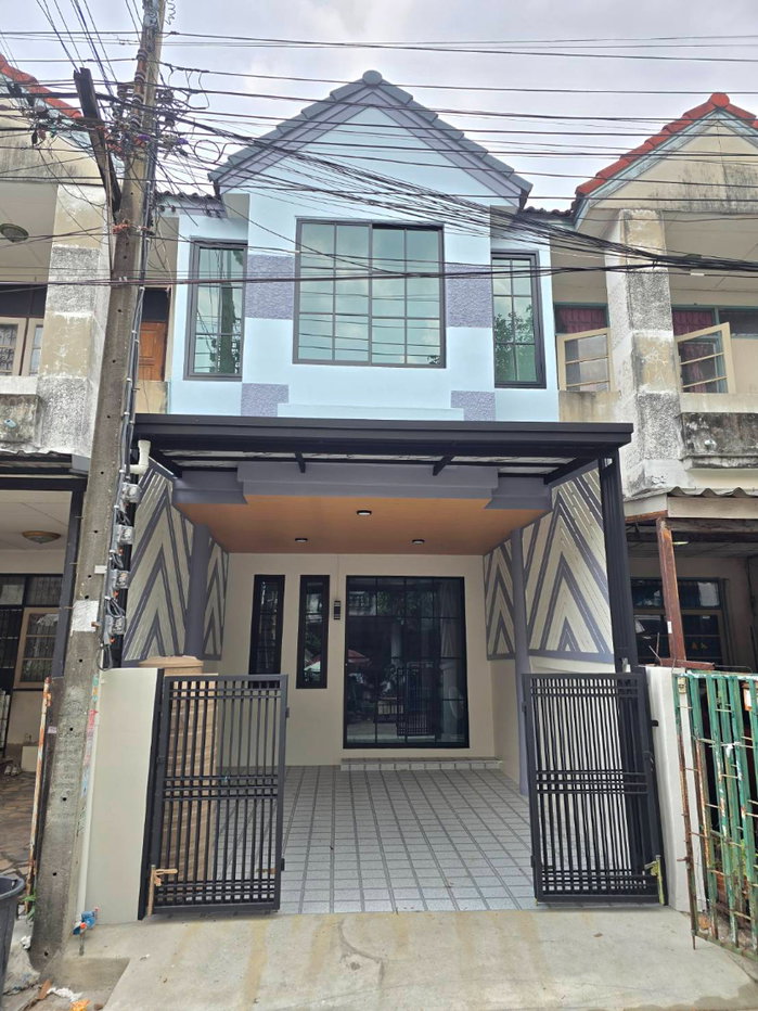 รูป ทาวน์เฮ้าส์2ชั้น รีโนเวทใหม่ หมู่บ้าน ซิลค์วิลเลจ สายไหม54 ทำเลดี เดินทางสะดวก ใกล้สนามบินดอนเมือง - รูปที่ 2/35
