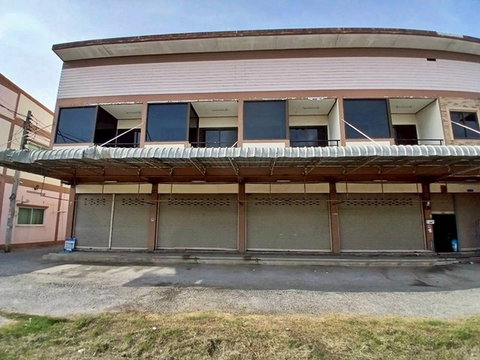 FOR SALE  COMMERCIAL BUILDING PROPERTY  5600000 BAHT.
