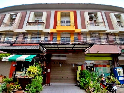 Shophouses for sale Kasetsart University Si Racha Campus : FOR SALE  COMMERCIAL BUILDING PROPERTY  2230000 BAHT.