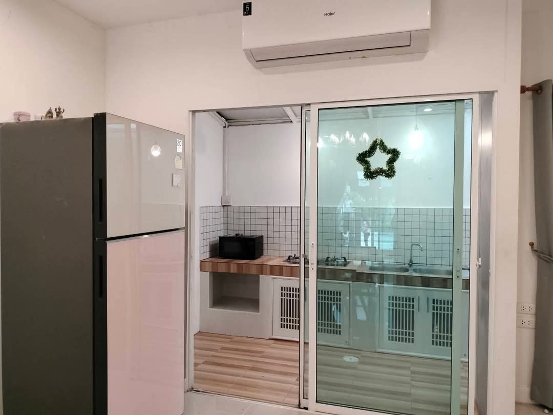 รูป 🏡🩷🍀ขายด่วน!!! บ้านทาวน์เฮ้าส์ 3 ชั้น โครงการสัมมากร อเวนิว สุวรรณภูมิ 4 ห้องนอน 4 ห้องน้ำ 2 ที่จอดรถ เฟอร์นิเจอร์ครบ - รูปที่ 30/41