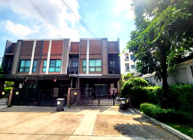 Townhouses for sale เพชรเกษม 110 : FOR SALE  TOWNHOUSE PROPERTY  3800000 BAHT.