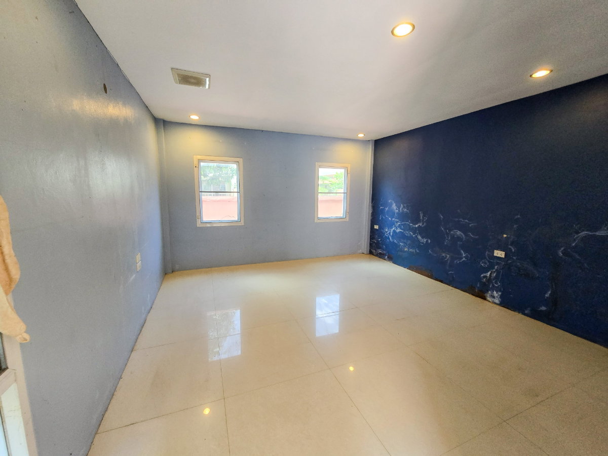รูป บ้านเดี่ยว หลังใหญ่ พื้นที่เยอะ ตามสภาพ ถ.บึงคำพร้อย มีห้องเยอะมาก - รูปที่ 6/25