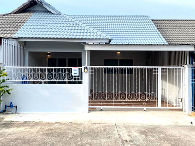 ทาวน์โฮม พิพิธภัณฑ์ยางพารา  : Townhouse 2 Bedroom for Sale in Khao Noi East Pattaya