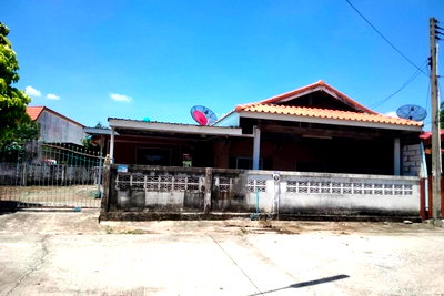 Houses for sale TFD Industrial Estate : FOR SALE  HOUSE PROPERTY  2420000 BAHT.
