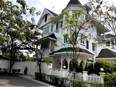 เช่าบ้านเดี่ยว ถนนสุขุมวิท : 📌 ให้เช่าบ้านเดี่ยว 3 ชั้น แฟนตาเซีย วิลล่า 4 4 ห้องนอน 5 ห้องน้ำ