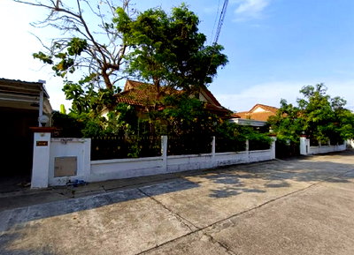 บ้านเดี่ยว วิทยาลัยเทคโนโลยีชนะพลขันธ์ : BP00110 ขายบ้านเดี่ยว หมู่บ้าน โฮมแลนด์ 3 (พาราไดซ์ การ์เด้นท์ )ถนน มุขมนตรี ตำบล บ้านใหม่ อำเภอ เมืองนครราชสีมา จังหวัด นครราชสีมา