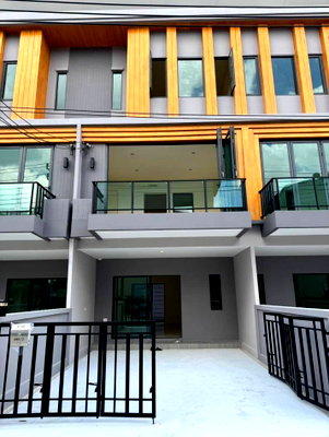 ทาวน์โฮมให้เช่า : ให้ เช่า Eigen Premium Townhome พัฒนาการ ใหม่ทำเลดี พร้อมเข้าอยู่ ถนนพัฒนาการตัดใหม่ 3 นอน 4 น้ำ 25 ตร.ว.