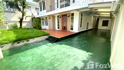 เช่าบ้านเดี่ยว โรงเรียนเซนต์แอนดรูส์อินเตอร์เนชันแนล กรุงเทพ : บ้านเดี่ยวให้เช่า 3 ห้องนอน ใน คลองตันเหนือ, กรุงเทพมหานคร 1123992