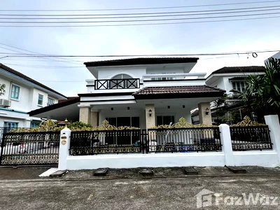 Houses for sale : Renovated 3 Bedroom House Large balcony 1848636