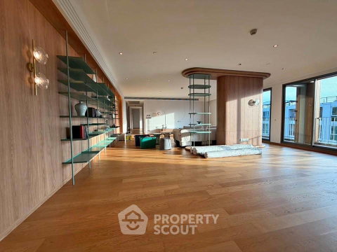 4-BR Condo For Sale At Supreme Legend Condominium, Near MRT Khlong Toei (ID 2469764)