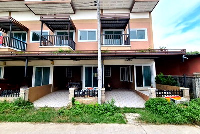 Townhouses for sale Nakhon Sri Thammarat : FOR SALE  TOWNHOUSE PROPERTY  3840000 BAHT.