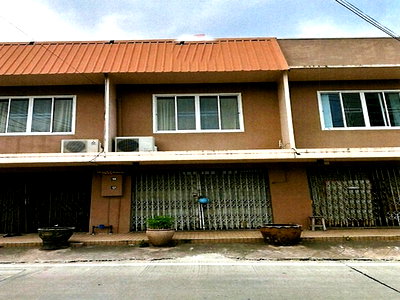 Shophouses for sale Kasetsart University Si Racha Campus : FOR SALE  COMMERCIAL BUILDING PROPERTY  2050000 BAHT.
