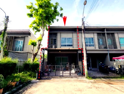 Townhouses for sale Bang Yai Nonthaburi : FOR SALE  TOWNHOUSE PROPERTY  230000 BAHT.