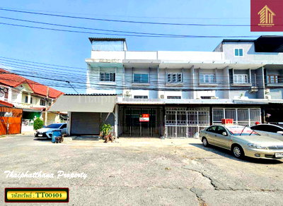 ขายทาวน์โฮม : หมู่บ้านฉัตรณรงค์ ทำเลค้าขาย ถนนแพรกษา 7 (พุฒสี) รีโนเวท พร้อมอยู่