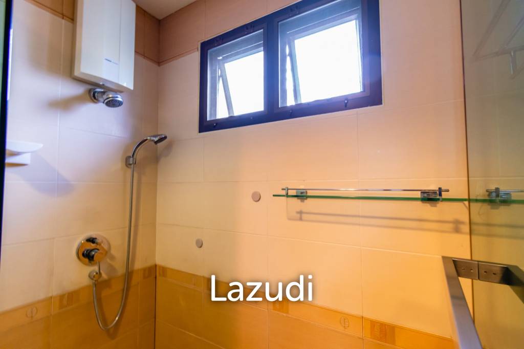 รูป PALM HILLS :  Renoted 2 Bed Condo in the Golf Course - รูปที่ 23/31