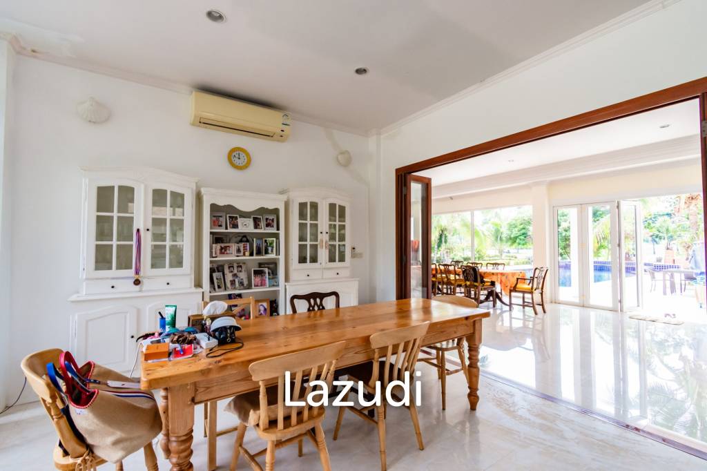 รูป PALM HILLS: วิลล่าหรู 7 ห้องนอนพร้อมสระว่ายน้ำในที่ดินขนาดใหญ่ - รูปที่ 10/64