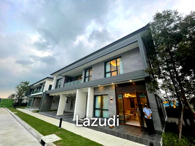 Houses for sale : 5 bed 6 bath SQM 416 The City Bangna KM.7
