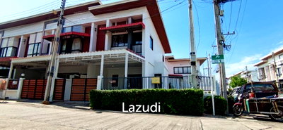 ทาวน์โฮม ถนนพรประภานิมิต : 2 Beds 3 Baths 95 SQ.M. 2 Storeys House in Patta Town