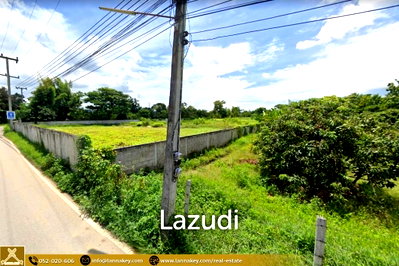 ที่ดิน สำนักงานขนส่งจังหวัดเชียงใหม่ : Sell ​​vacant land on the road Filled with a fence in the past.