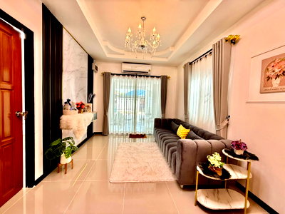 บ้านเดี่ยว ชลบุรี : ขายบ้านเดี่ยวพัทยารีโนเวทใหม่ 3 นอน 2 ห้องน้ำพร้อมเฟอร์นิเจอร์หิ้วกระเป๋าอยู่ได้เลย 
