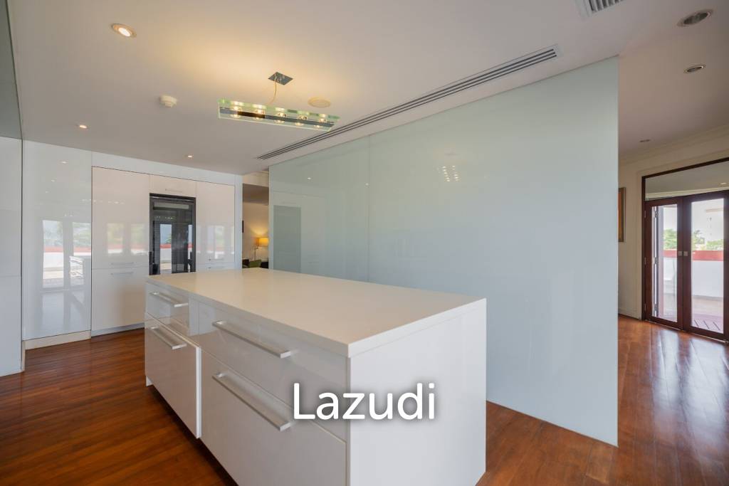 รูป DUSIT THANI : Luxurious 4  Bed Beachfront Condo - รูปที่ 12/50