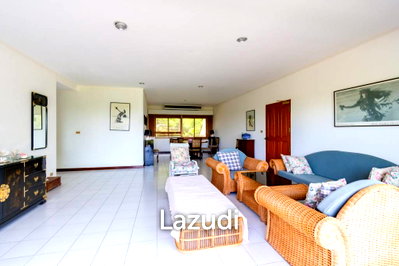 ขายคอนโด : PALM HILLS CONDO : 3 Bed Condo with mountain and seaview