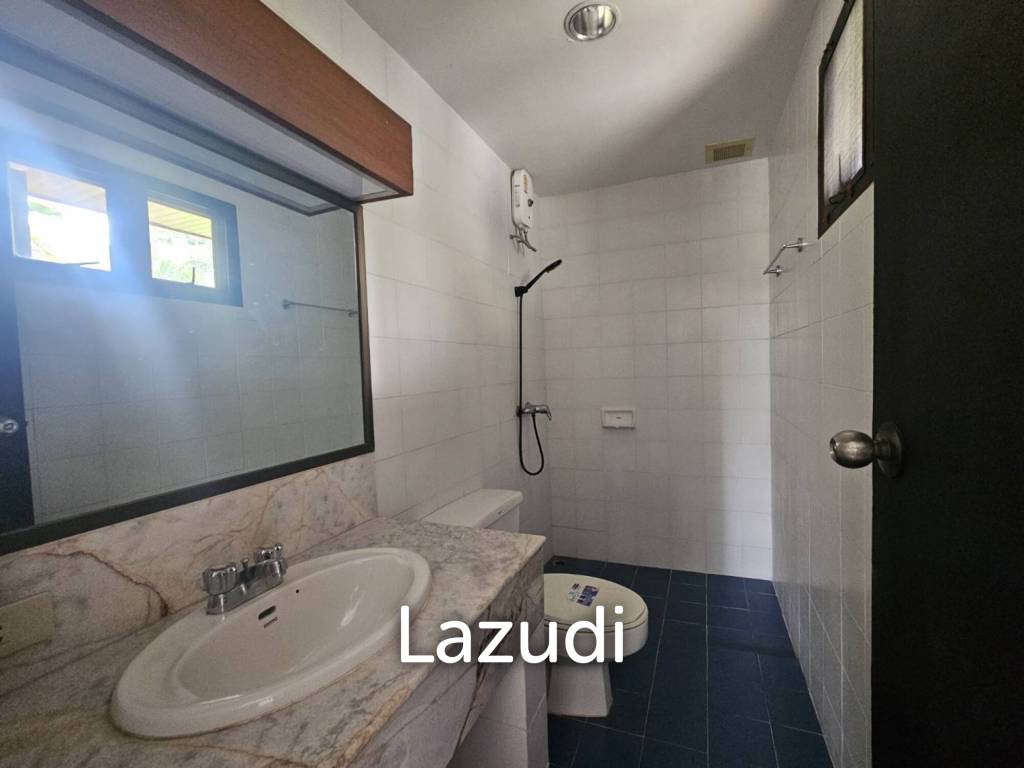 รูป PALM HILLS CONDO : 2 Bed condo ground floor on the golf course - รูปที่ 29/33