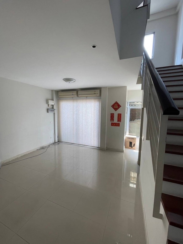 รูป ขาย ทาวน์โฮม บ้านกลางเมือง เออร์บาเนี่ยน ลาดพร้าว 71 – 4 ชั้น 25 ตร.ว. ** ขายอาคารพร้อมผู้เช่า ผลตอบแทน 4.68%**  - รูปที่ 2/10