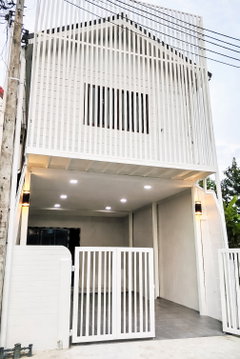 2-Storey Townhouse for Sale 3 Bedrooms in East Pattaya