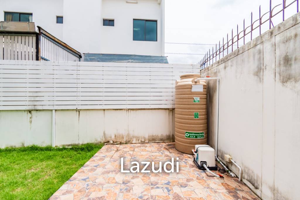 picture LA VALLE TOWN 3 : 3 bed two storey built-in kitchen - 22/24