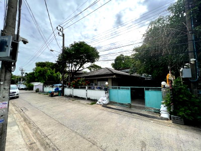 Land for sale MRT Queen Sirikit National Convention Center   : LTH14548 – Land for Sale | Sukhumvit 101/1 (Wachirathamsathit 38) | 142 sq.w. | Near BTS Udomsuk | 23 MB | ขายที่ดิน สุขุมวิท 101/1 วชิรธรรมสาธิต 38