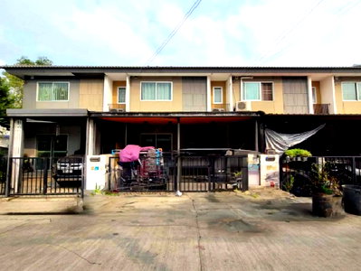 Townhouses for sale Bang Yai Nonthaburi : FOR SALE  TOWNHOUSE PROPERTY  1800000 BAHT.