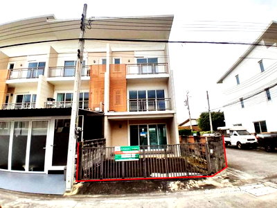 Townhouses for sale : TOWN HOUSE 25.7 Sq.w. Bang Khen Bangkok for 3.6M