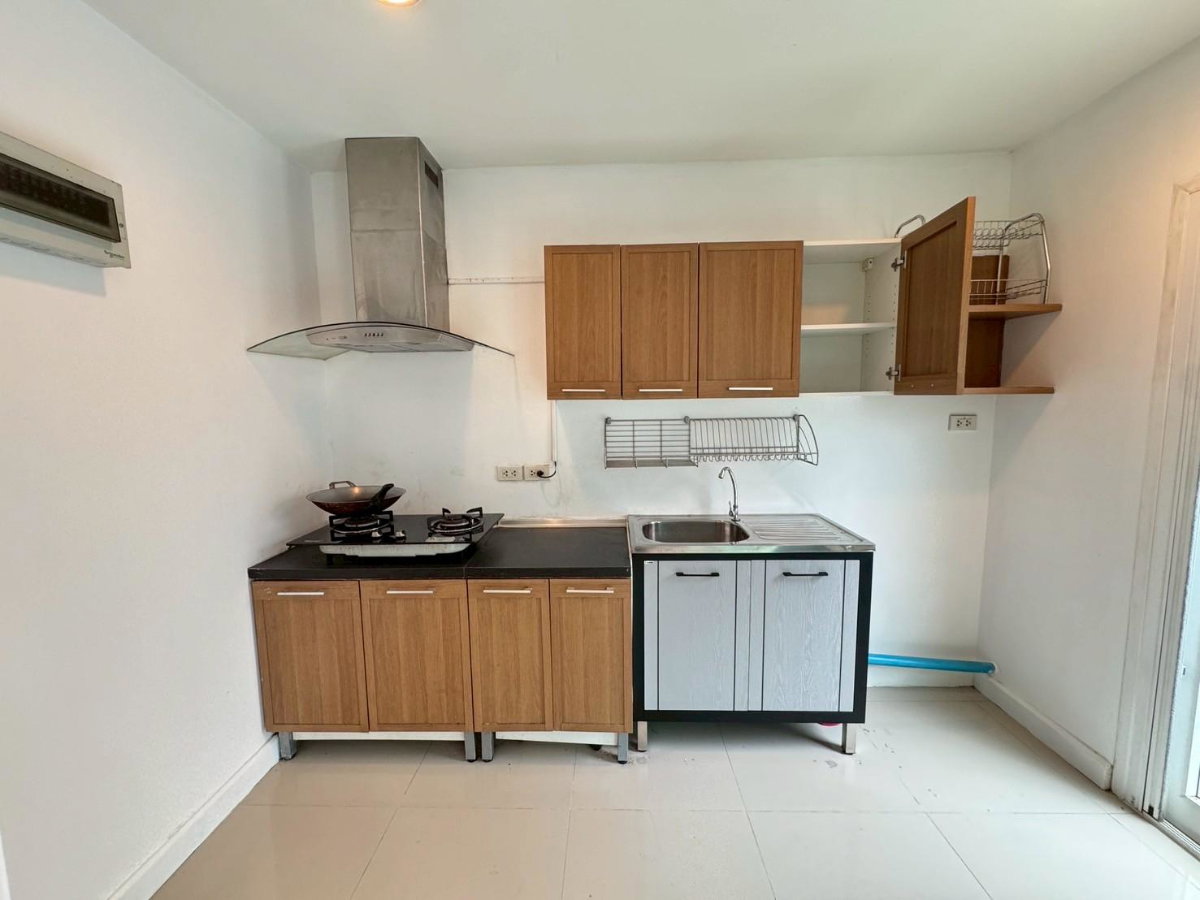 รูป ขายด่วน  ทาวน์โฮม 3 ชั้น กรีนิช รามอินทรา | พื้นที่ใช้สอย 193 ตรม.  - รูปที่ 11/29