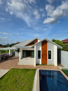 Pool Villa for Sale 3 Bedrooms in Bang Saray