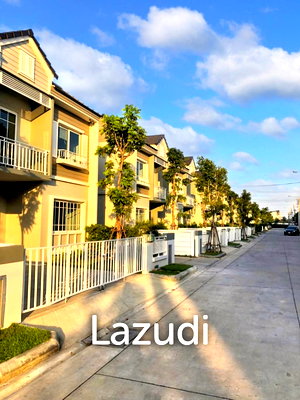 Houses for sale Suwannaphum International Airport : 3 Bed 2 Bath 134 SQ.M The Village 3 Bang Na-Wong Waen