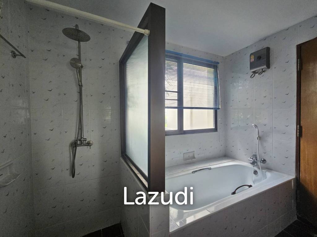 รูป PALM HILLS CONDO : 2 Bed condo ground floor on the golf course - รูปที่ 6/33