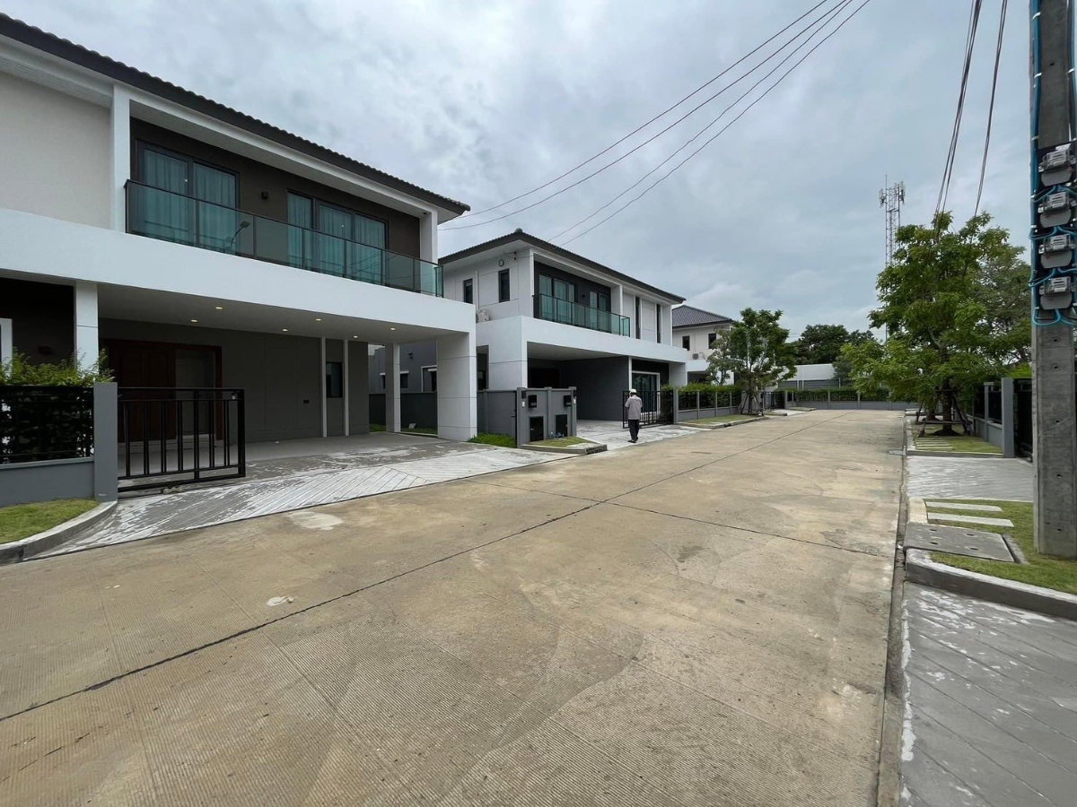 รูป ให้เช่า บ้านเดี่ยวหลังมุมสวยทำเลดี Centro วิภาวดี - รูปที่ 4/32