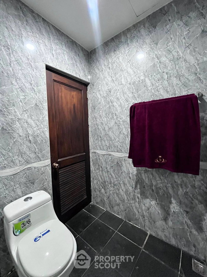 รูป คอนโด 1 ห้องนอนให้เช่า ขนาด 64 ตร.ม. บานสวนลลนา พัทยา (ID 2685242) - รูปที่ 11/16