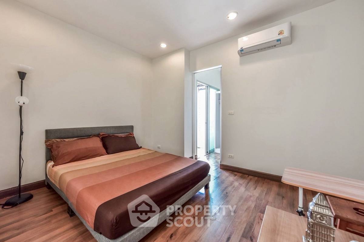 รูป คอนโด 2 ห้องนอน 65 ตร.ม. Q House Sathon ใกล้ BTS กรุงธนบุรี 100 ม. (ID 2684849) - รูปที่ 5/6
