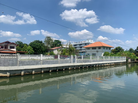 Land for Sale – Filled Land with Fencing, 260 sq.wah, Soi Bang Waek 61, Phasi Charoen District, Phutthamonthon Sai 1, Bangkok. Beautiful Plot.