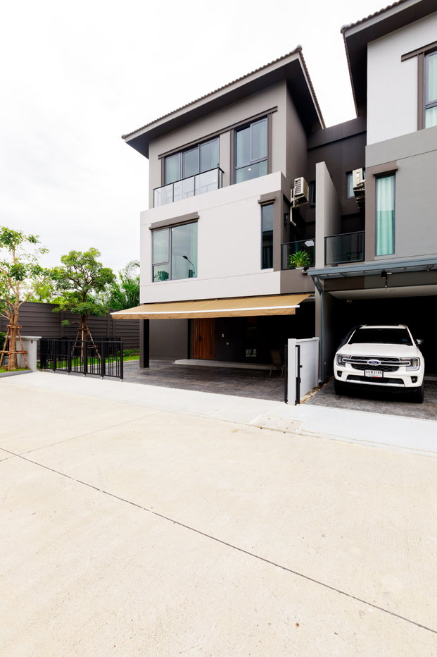 รูป บ้านเดี่ยวหลังใหญ่ สไตล์ยุโรป ใจกลางบางนา พร้อมให้เช่า - รูปที่ 2/37