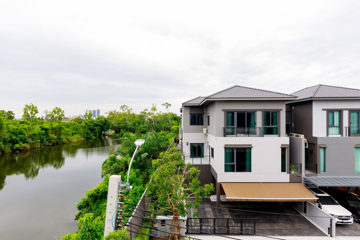 รูป บ้านเดี่ยวหลังใหญ่ สไตล์ยุโรป ใจกลางบางนา พร้อมให้เช่า - รูปที่ 3/37