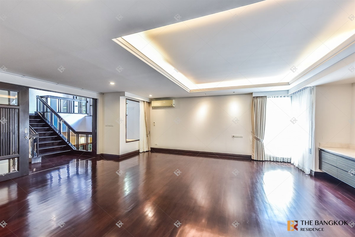 รูป  Elegant Classic Style House 💎Elegant classic home, spacious & private in central Sukhumvit🍃  - รูปที่ 9/20