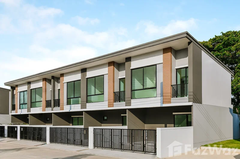 Townhouses for sale : 2 Bedroom Townhouse for sale at Unio Town Suanluang - Phatthanakan  1063122
