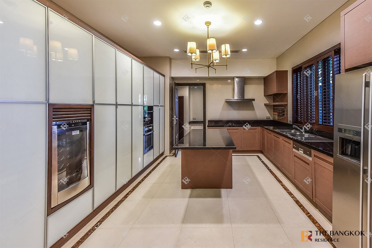 รูป  Elegant Classic Style House 💎Elegant classic home, spacious & private in central Sukhumvit🍃  - รูปที่ 15/20