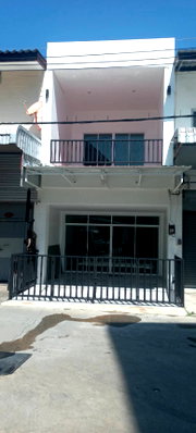 Townhouses for rent Chiang Mai : Townhouse for rent ! Thipoaneth , Near Oldcity 500m. 
