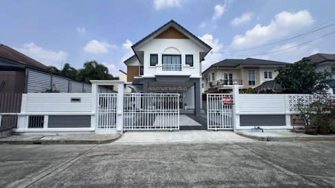 For Sale House , Baan Sathaporn Rangsit , wide frontage , newly renovated , Bueng Yitho , Thanyaburi , Pathum Thani , CX-147571 ✅ Live chat with us ADD LINE @connexproperty ✅