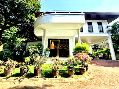 เช่าบ้านเดี่ยว ถนนเพชรบุรี กรุงเทพฯ : Spacious 4 Bedroom House For Rent in Thonglor Area - BR28328SH